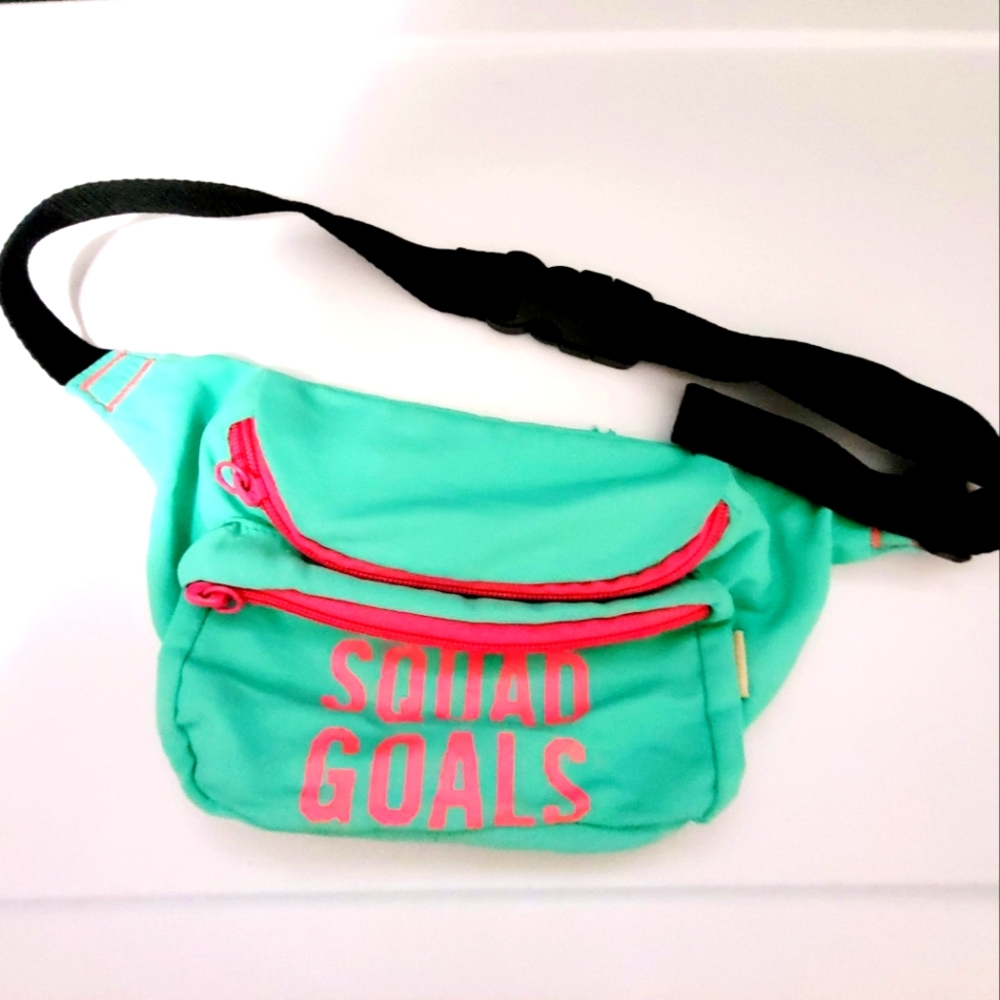 Hollister Squad Goals Hip Pack